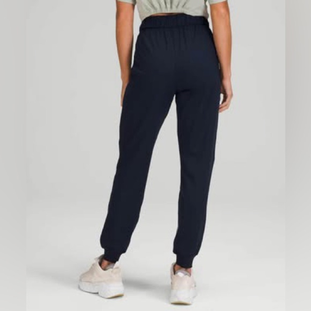 Lululemon stretch jogger